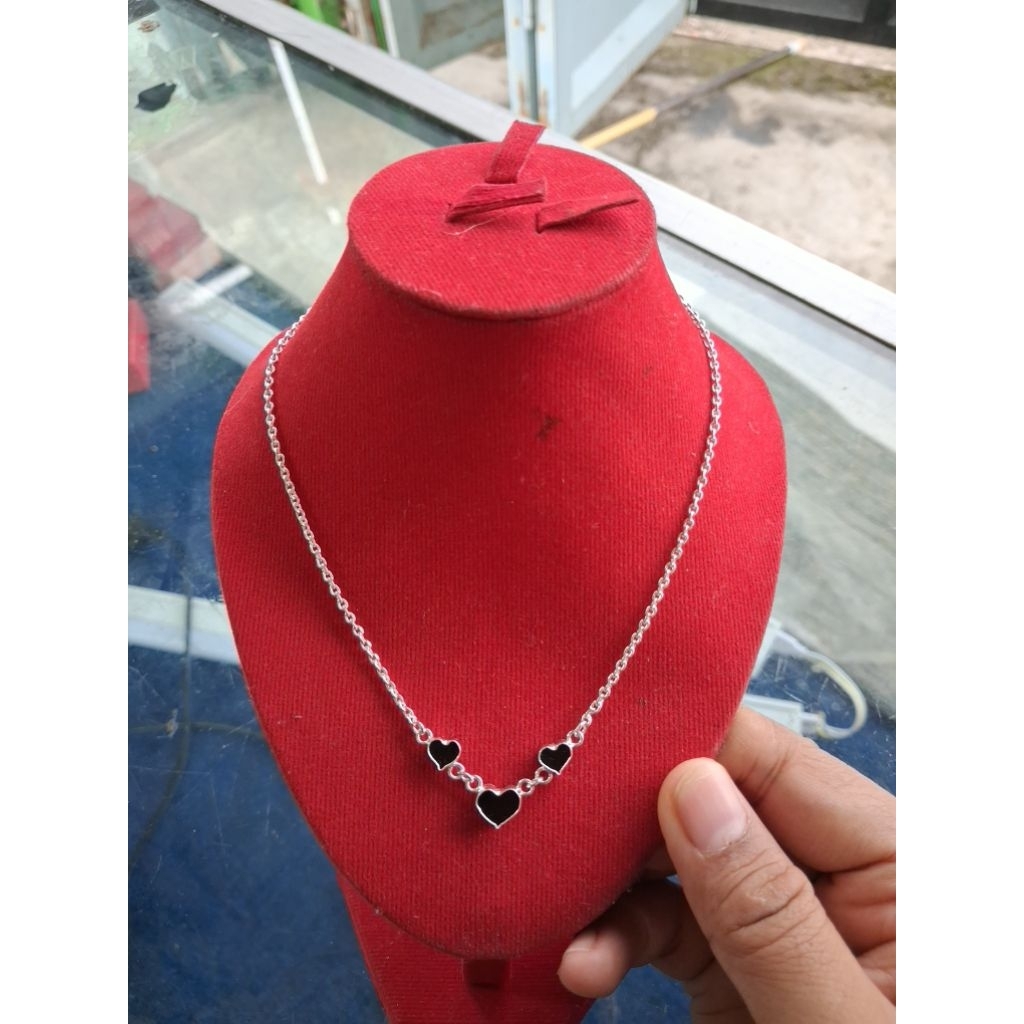 kalung perak mainan love