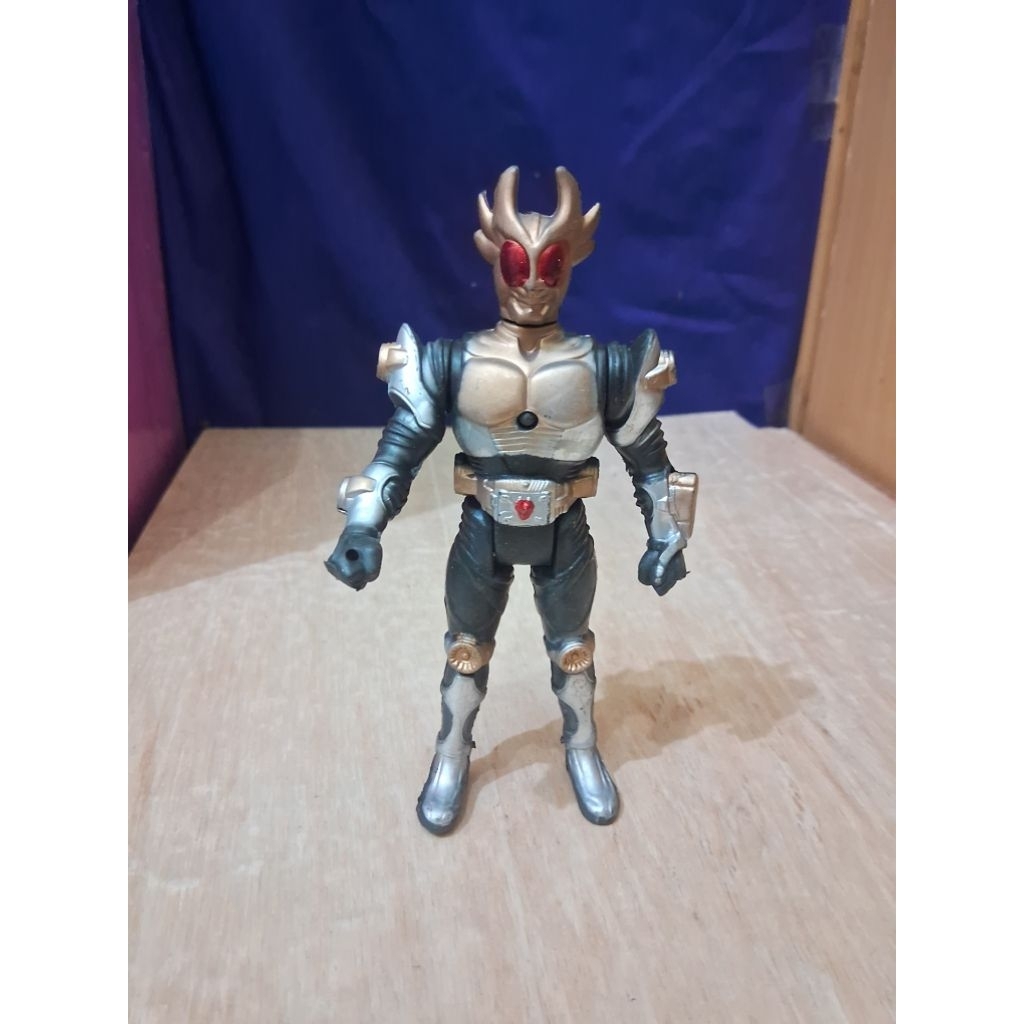 Mainan Figure Kamen Rider Agito Jadul Bahan Campuran Plastik Karet Ukuran Besar