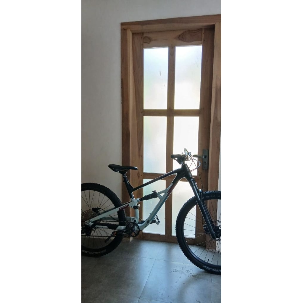 Sepeda polygon siskiu  D7 th 2021 size M 27.5 second
