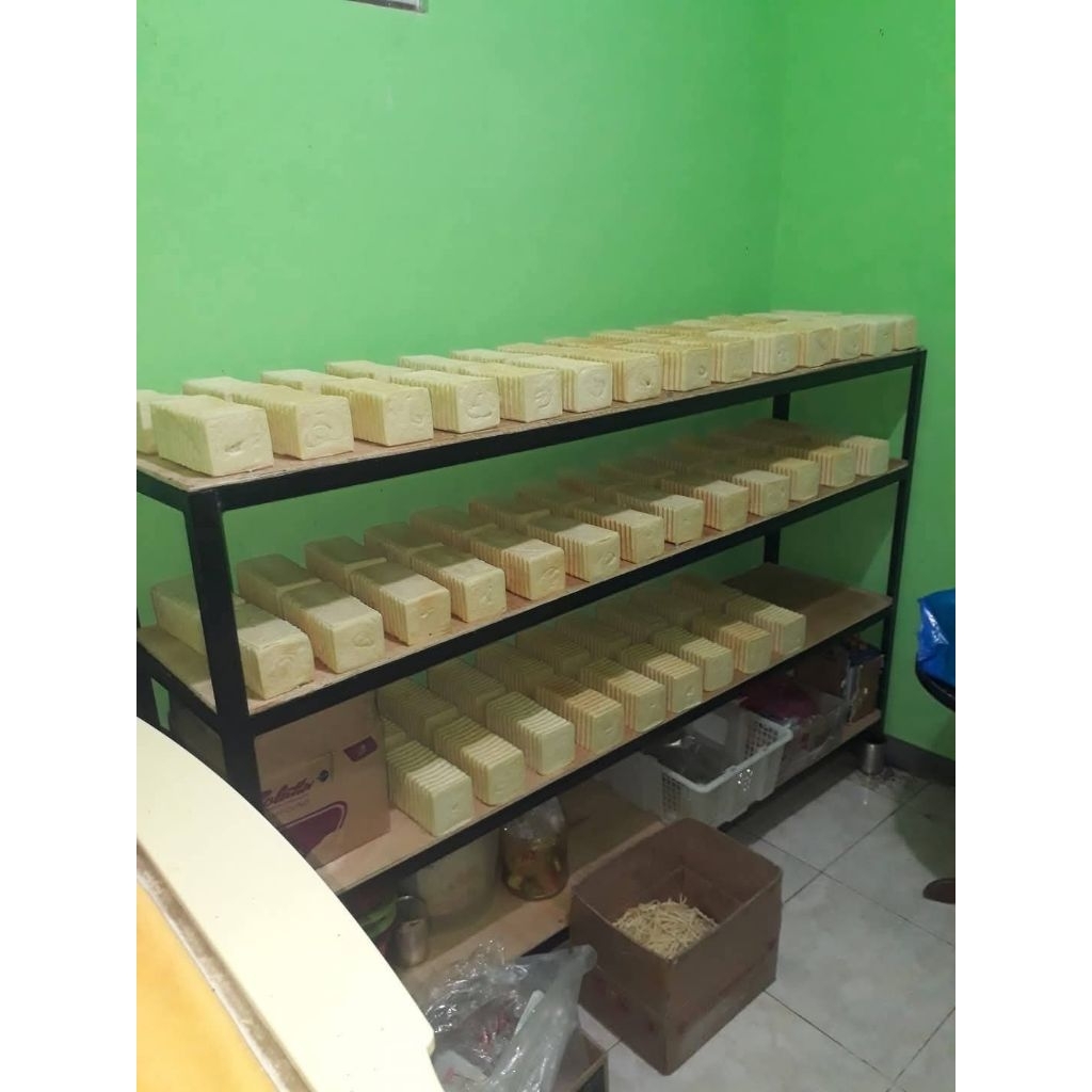 Roti Tawar Premium Original Bandung - Lembut, Tanpa Pengawet, Aroma Sedap