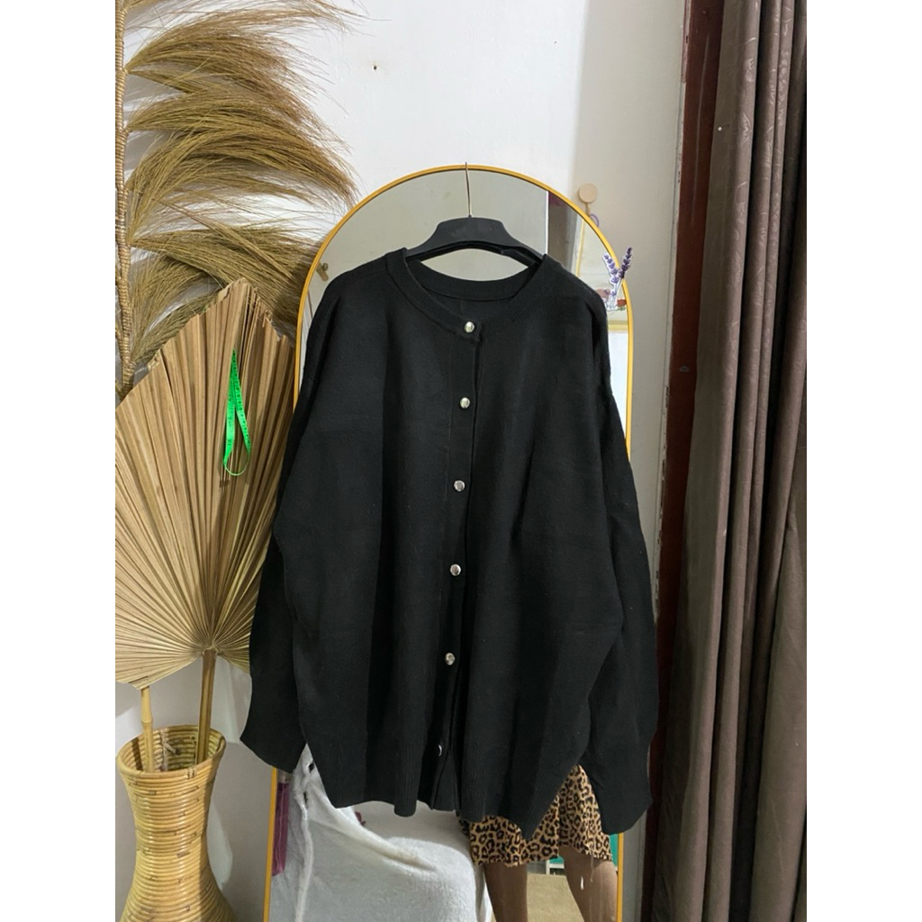 cardigan hitam oversize gu
