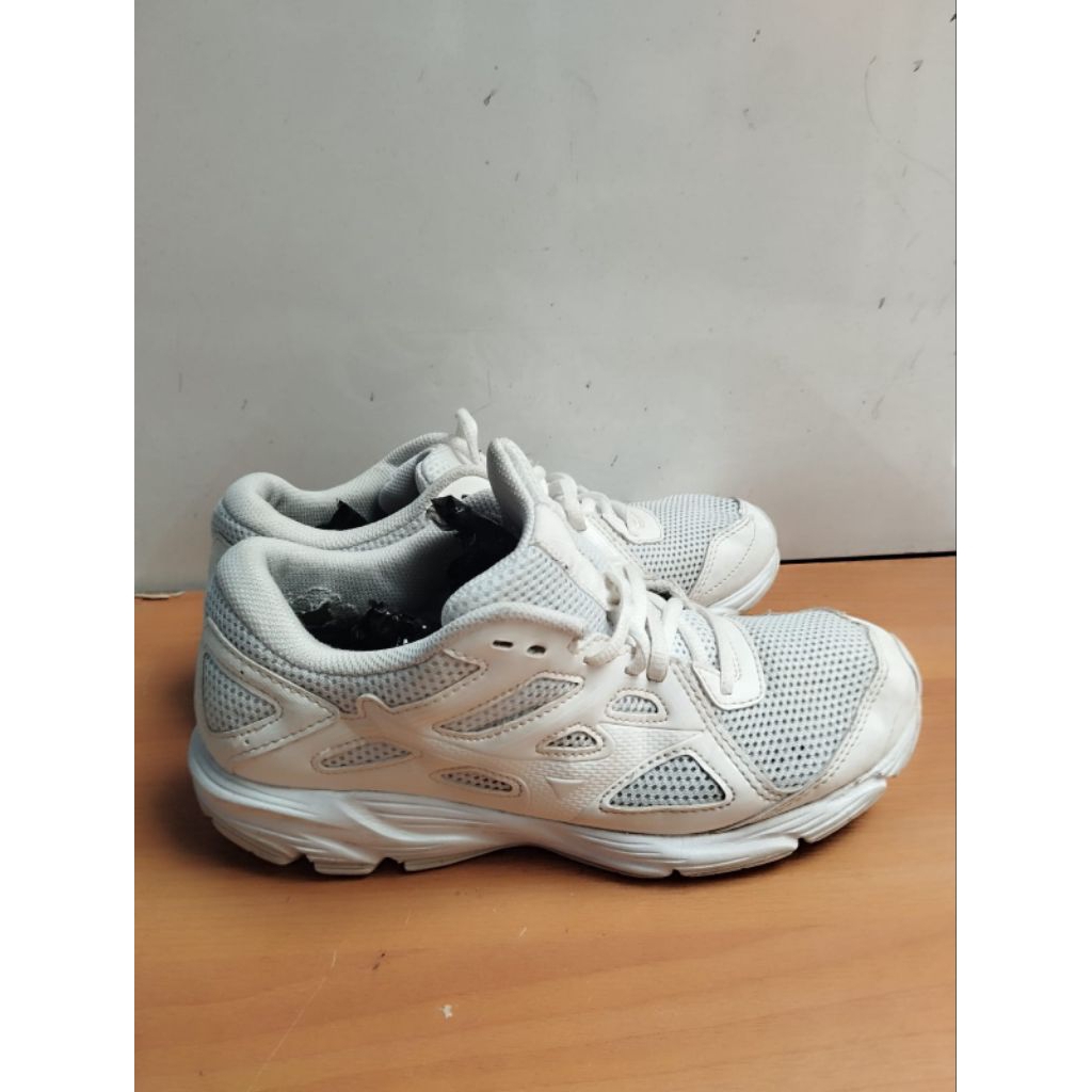 SEPATU RUNNING TENIS SNEAKERS MIZUNO RACER SIZE 38 BEKAS PRELOVED