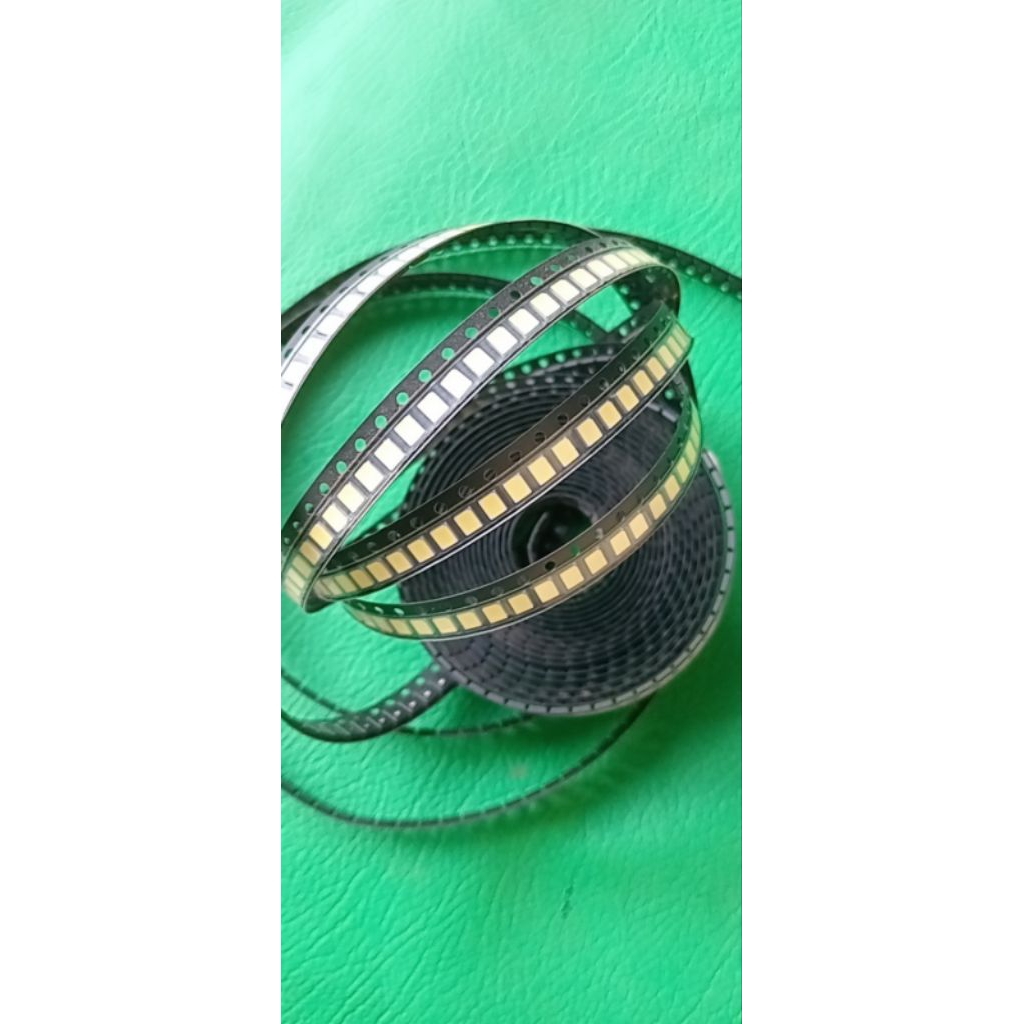 cip led smd 3v 1w 2835 nyala putih LG