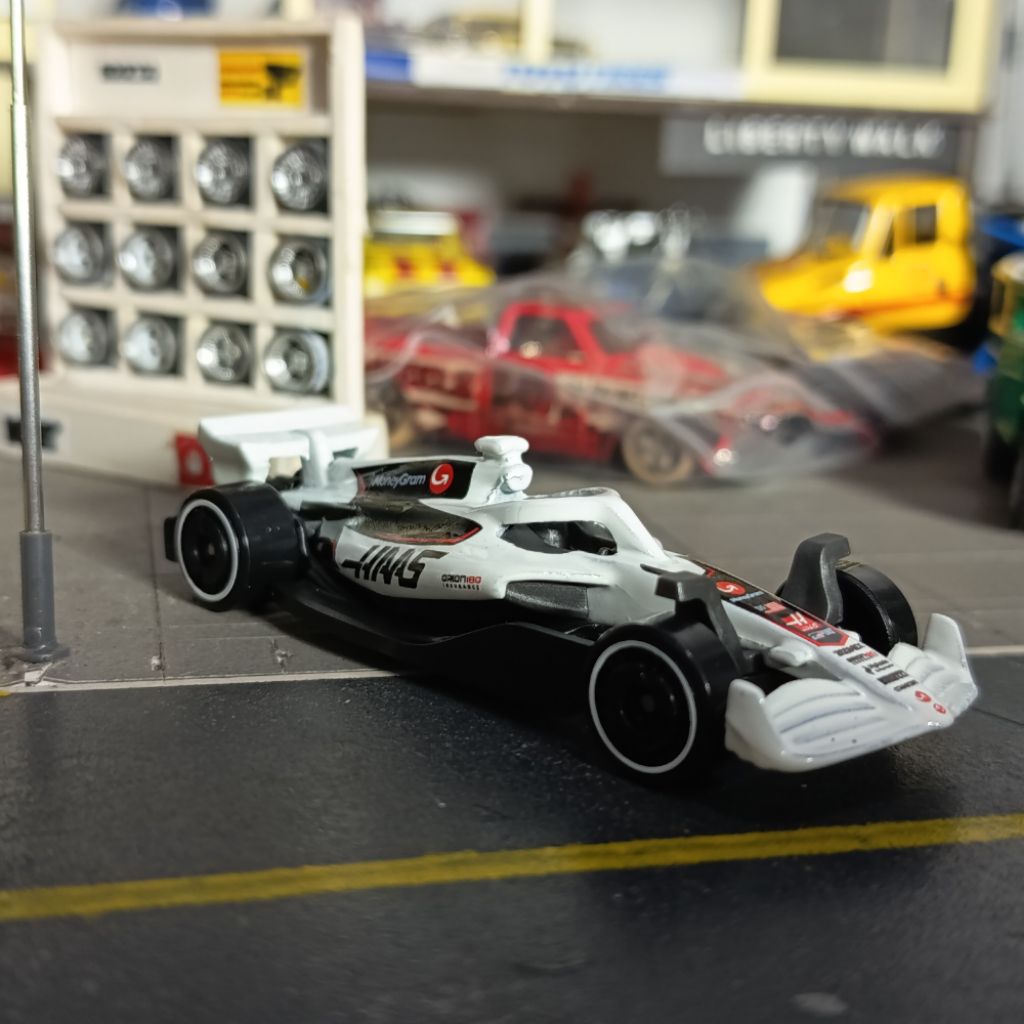 hot wheels loose F1 MONEYCRAM HAAS TEAM