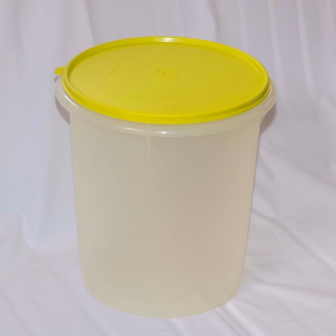 Tupperware Giant Canister 8.4L