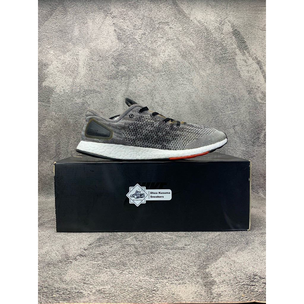 Sepatu Second  Adidas PureBoost Size 43 1/3 insole 27,5 cm  Original Guarantee 100%