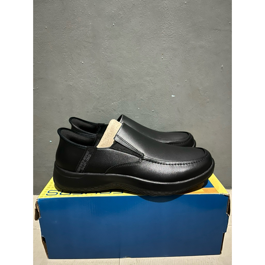 Sepatu Skechers Slip ins formal