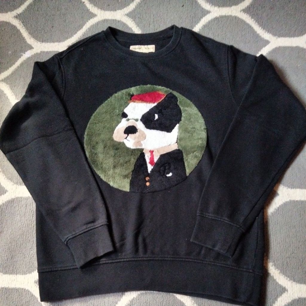 Crewneck CN Sweater Campaign beyond closet