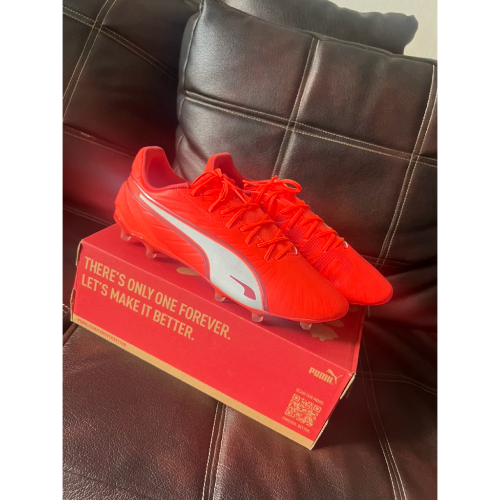 Sepatu Bola Puma King Match