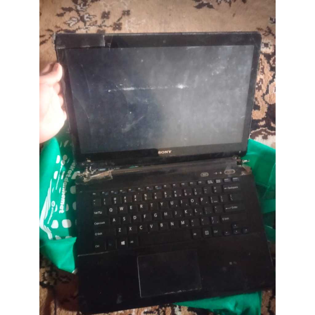 Laptop Sony Vaio AMD A8 Bekas atau Bahan