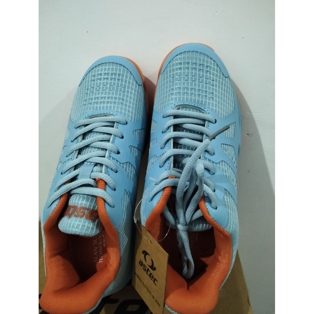 sepatu badminton astec ORI size 36