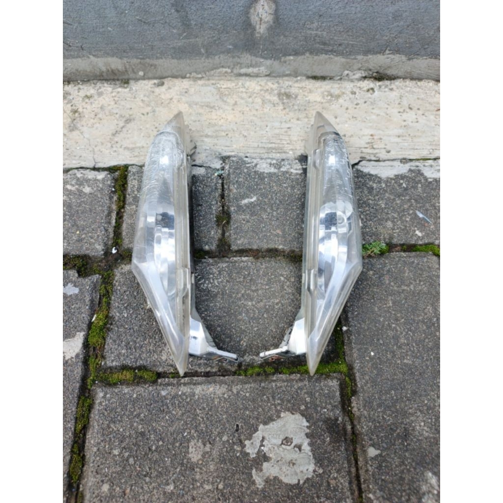 Lampu sein sen depan vario 125 fi old kzr original copotan