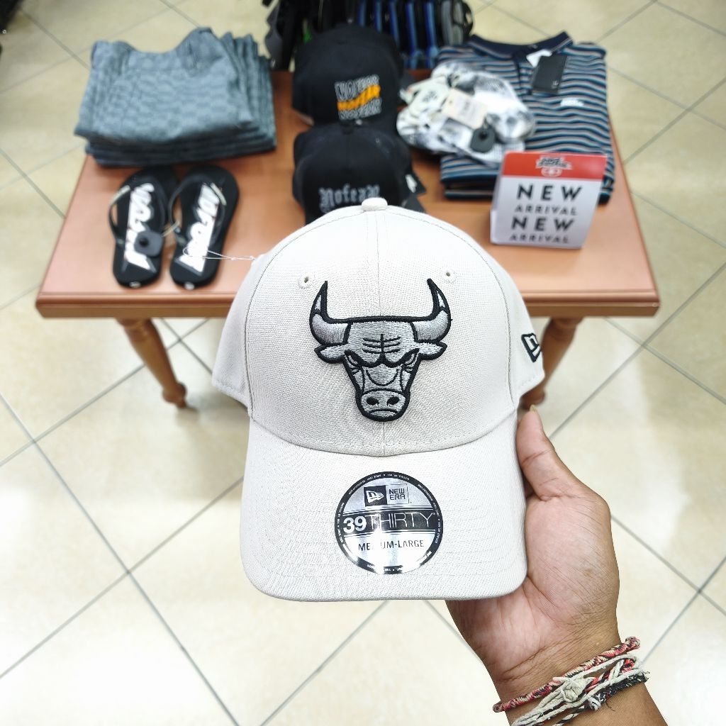 Topi New Era 39THIRTY Chicago Bulls Stone Grey Original