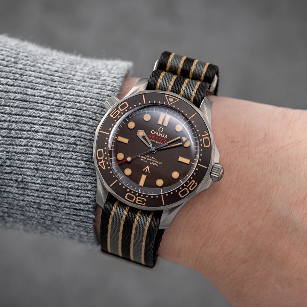 Omega Seamaster Diver 300m 007 Edition Nato Strap 210.92.42.20.01.001