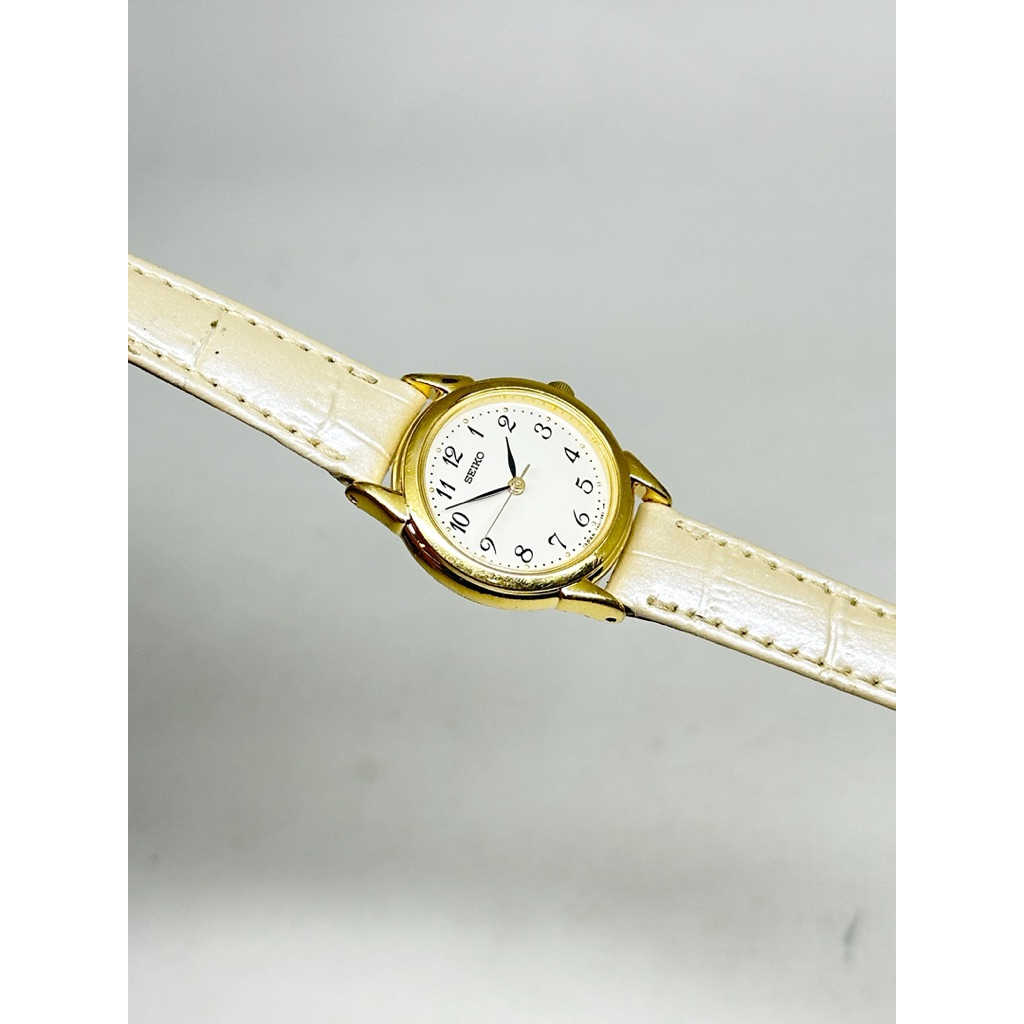 APR jam tanfan wanita seiko gold tone