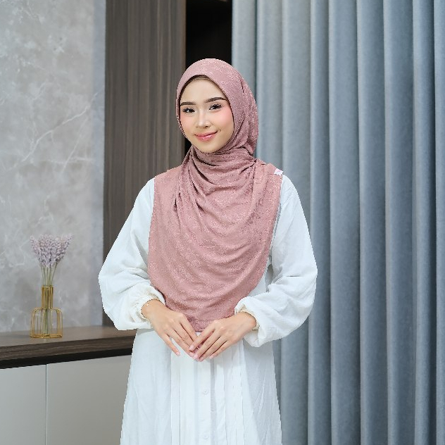 Deeva Hijab - Selina Jilbab Bergo Instan Jersey Jaguard Motif Timbul