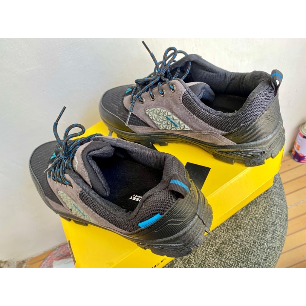 Sepatu Outdoor Aerostreet new