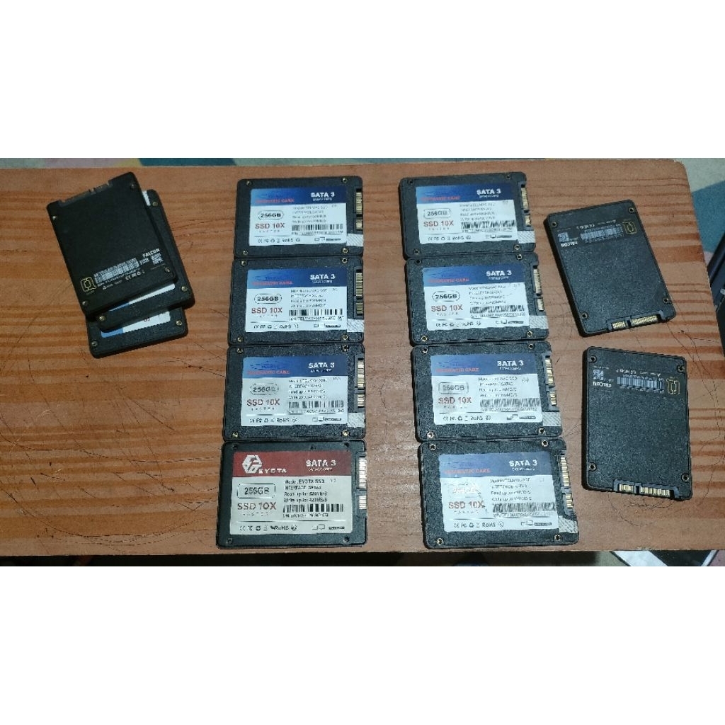 SSD Sata 256Gb berbagai Merk Sentinel 100 Like New