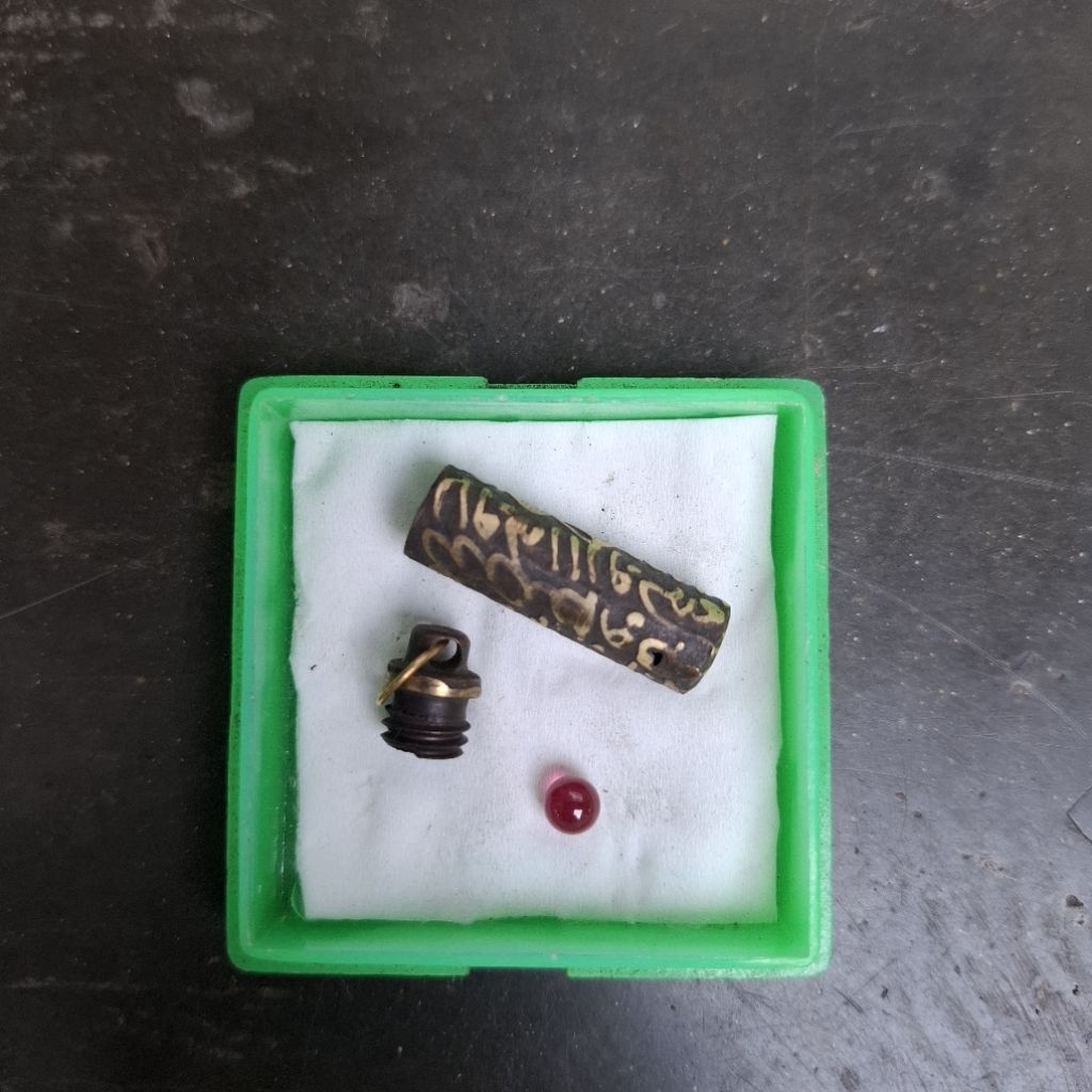 Koleksi Liontin Berkaligrafi Arab bonus Batu Merah Delima