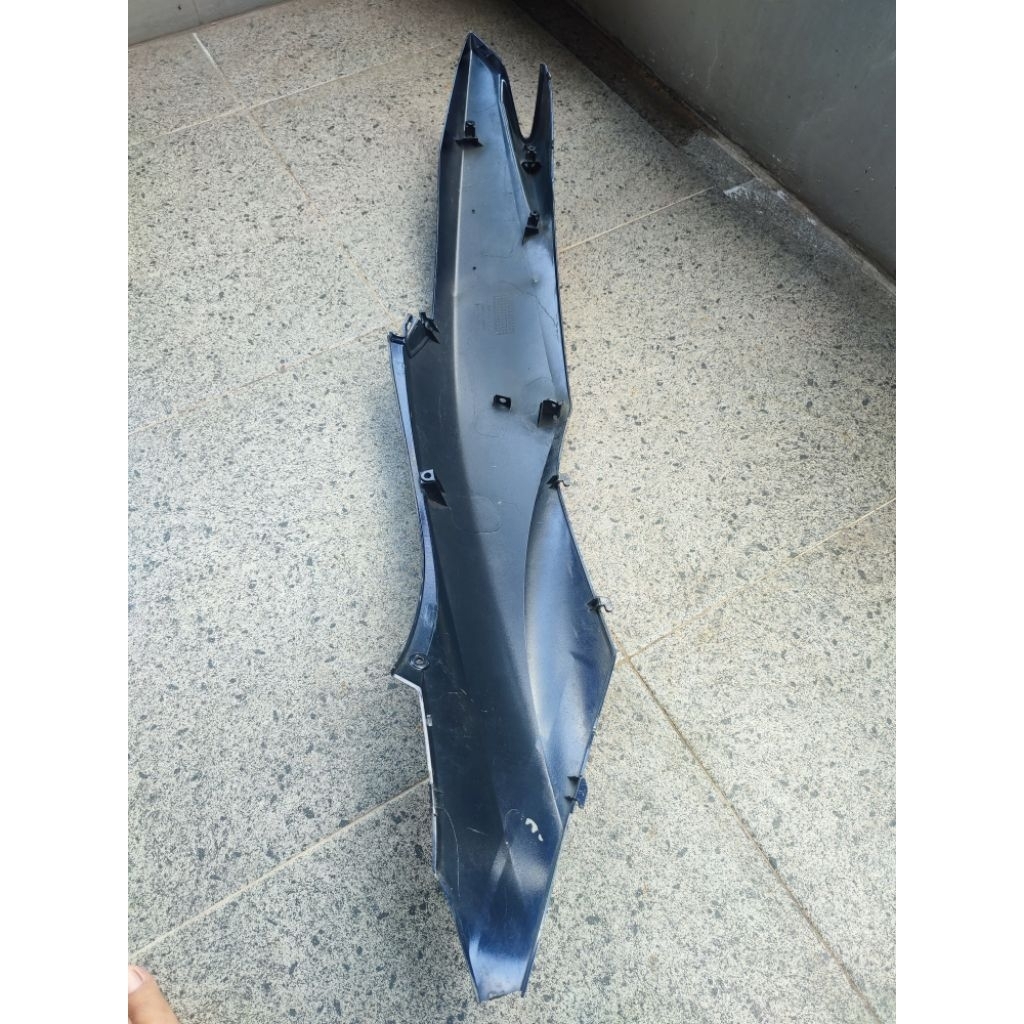 cover body belakang kanan R original honda pcx 150 cbu