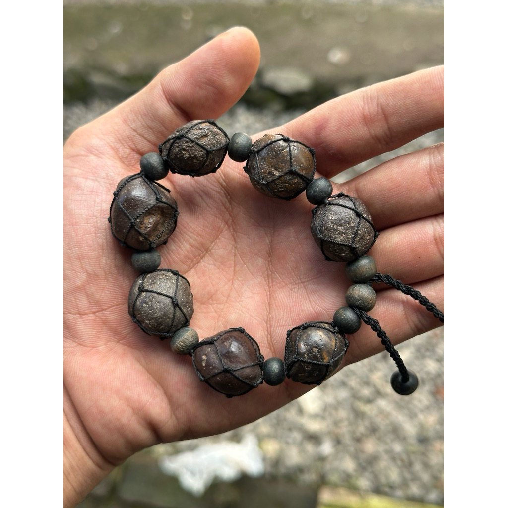 Gelang  munta besi daging aktif koleksi paling tua