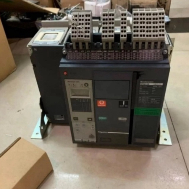 ACB NT16H2 4P 1600A 50kA + Motorized UVT AUX MN MX Schneider