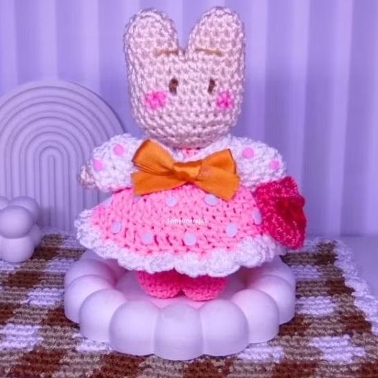 GANTUNGAN KUNCI/GANCI RAJUT SANRIO MAROON CREAM URAH