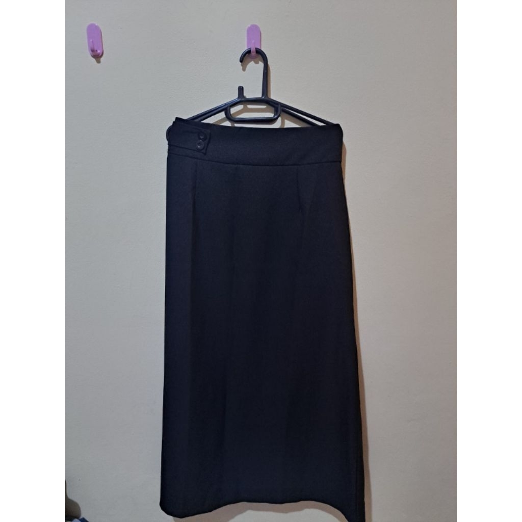 Rok hitam Polos Preloved