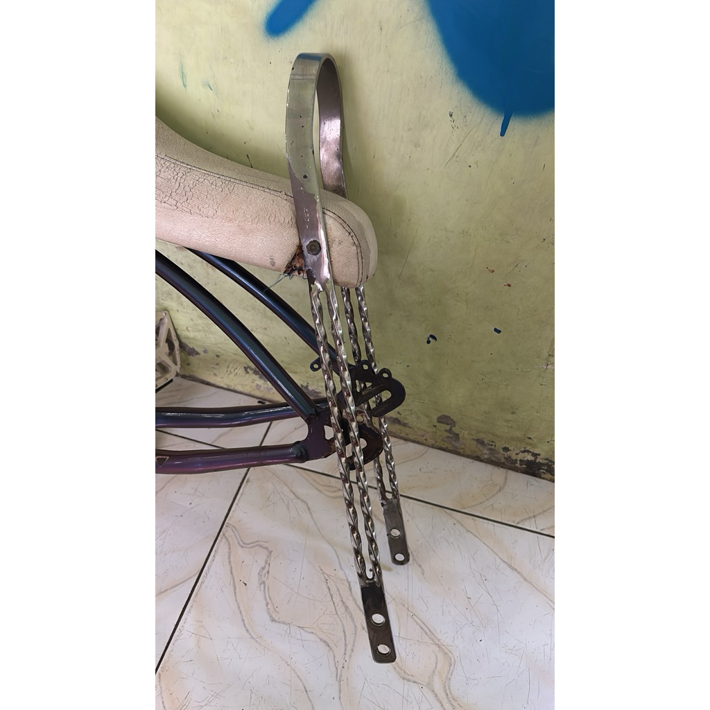 sisibar double twist lowrider