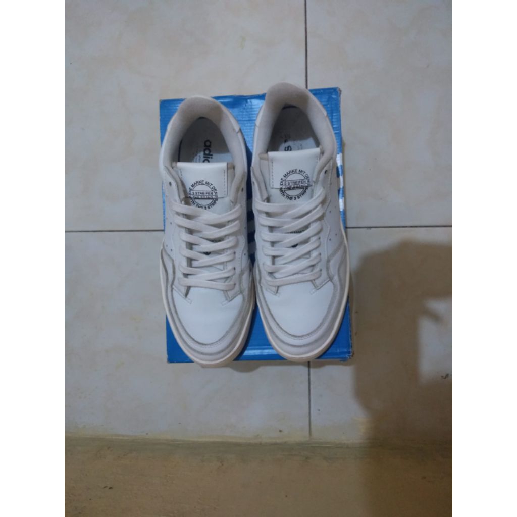 Adidas supercourt