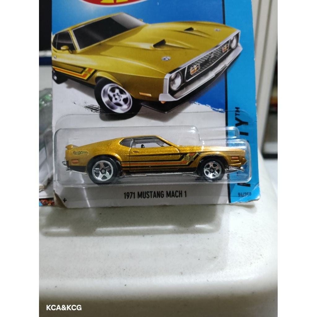 Hot Wheels 1971 Mustang Mach 1 HW City Gold / Emas