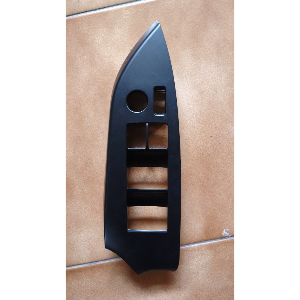 Panel Saklar Power Window Innova Reborn