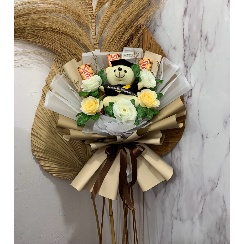 [BONEKA WISUDA 3 SQ] READY Bouquet Buket Boneka Wisuda Bucket Wisuda Buket Coklat Silverqueen Buket 