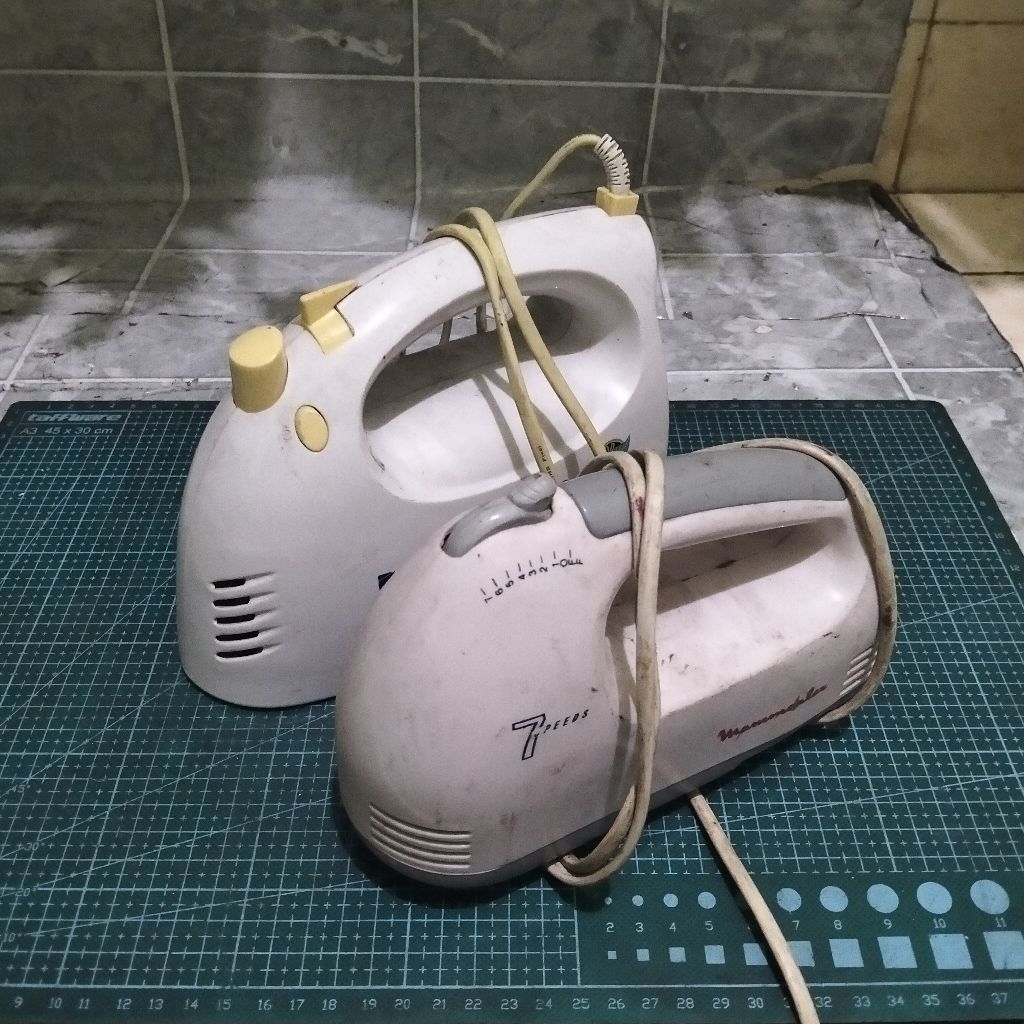 Jual Mixer Roti Miyako + Maspion 7 Speed Bekas Hand Mixer Kue Serbaguna