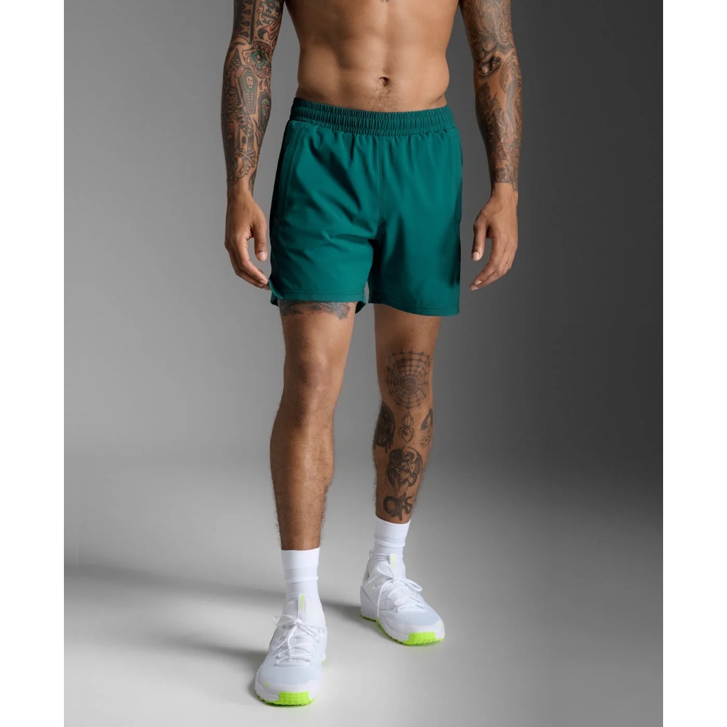 2XU MOTION 5.5 INCH SHORTS MR7382B DKM/DKM