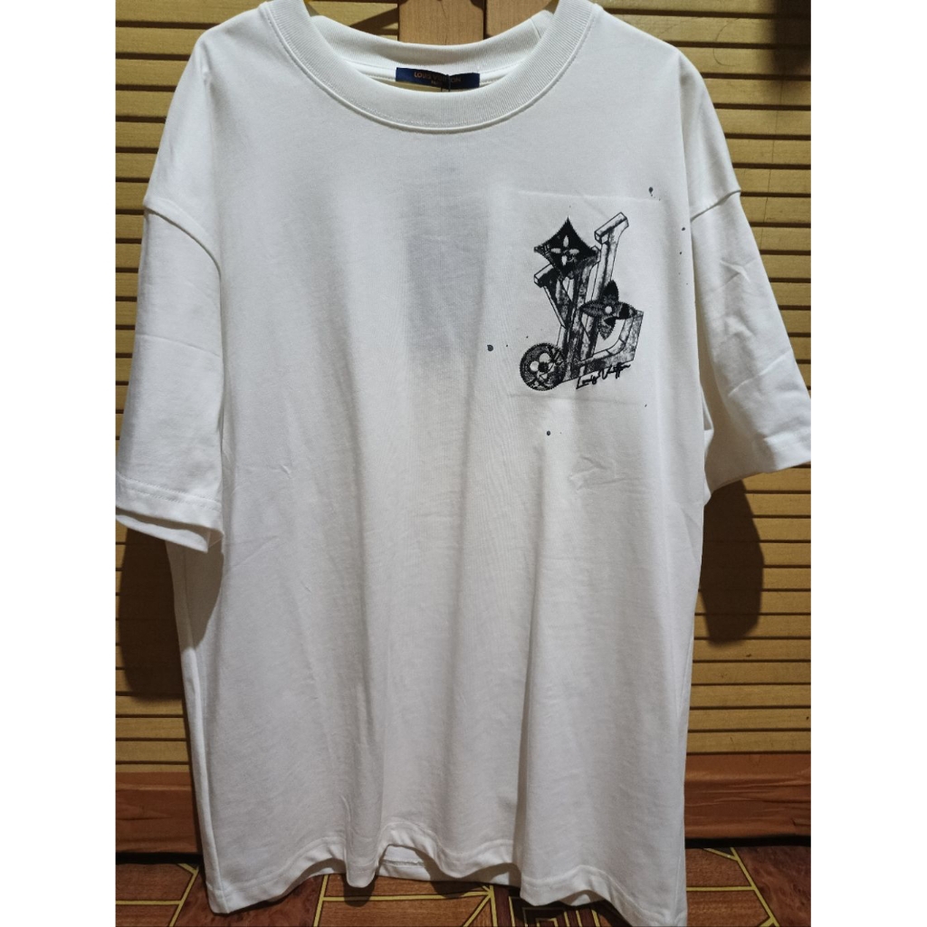 T SHIRT SUPER LUXURY RARE ITEM BNWT