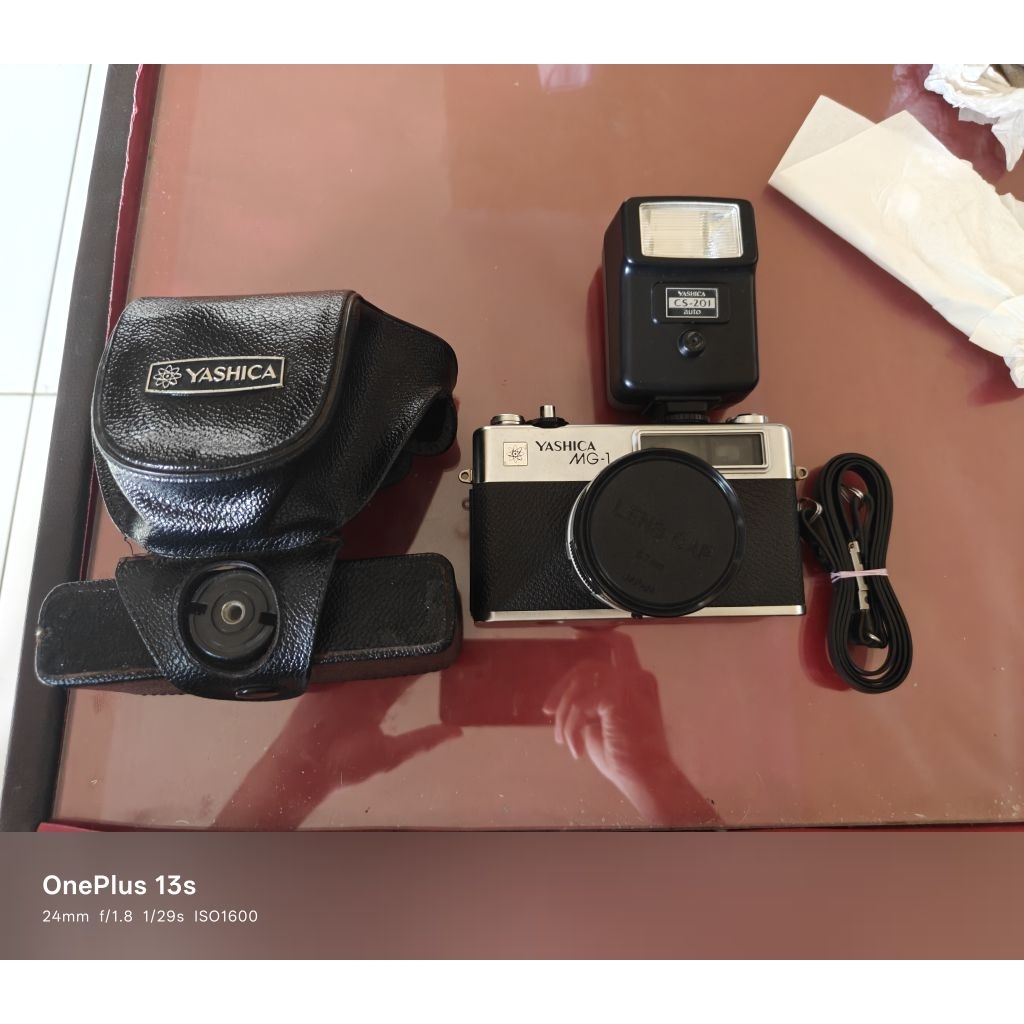 kamera vintage / kamera jadul Yashica MG-1 & Flash Yashica CS-201 auto (Minus)