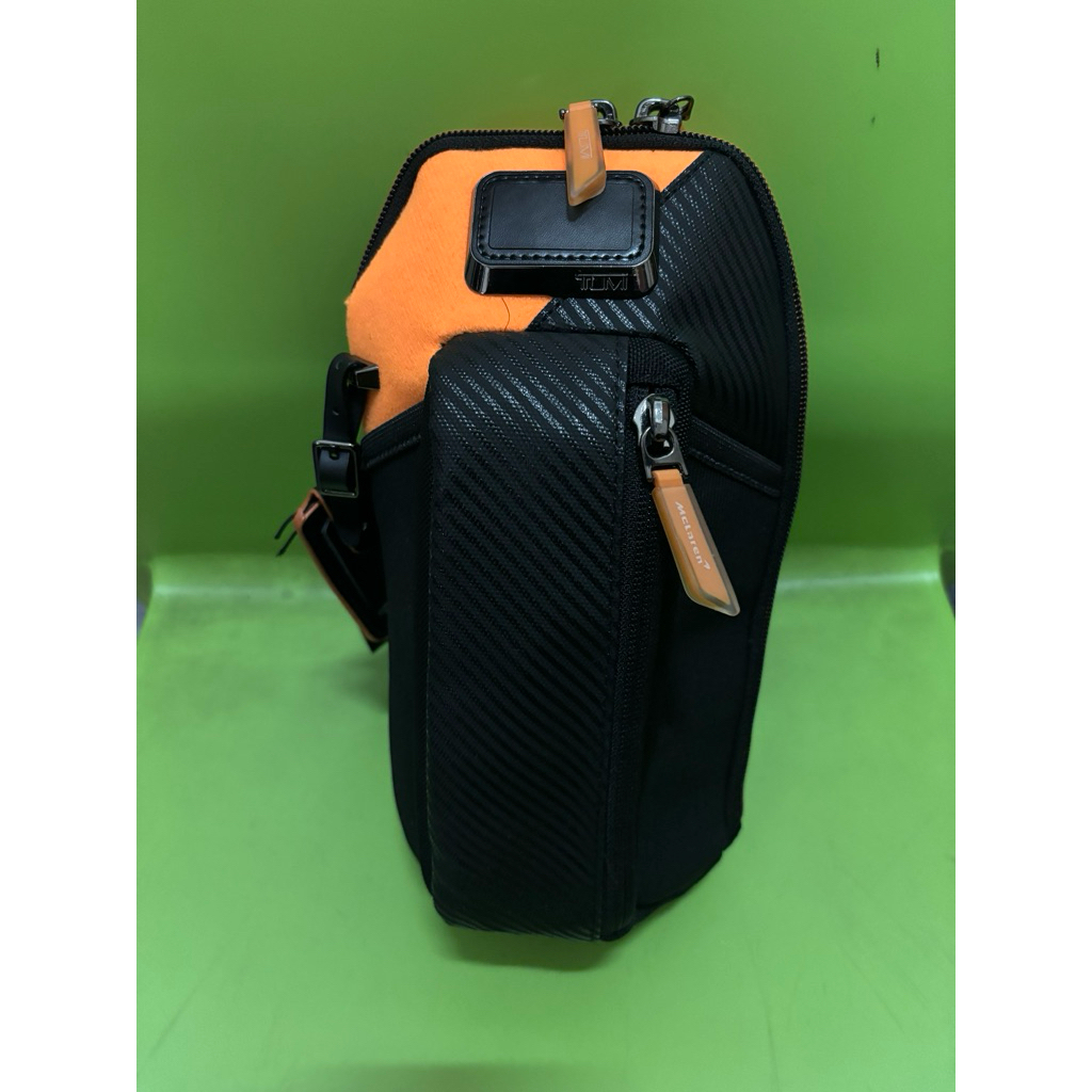 tas tumi esport sling bag pria