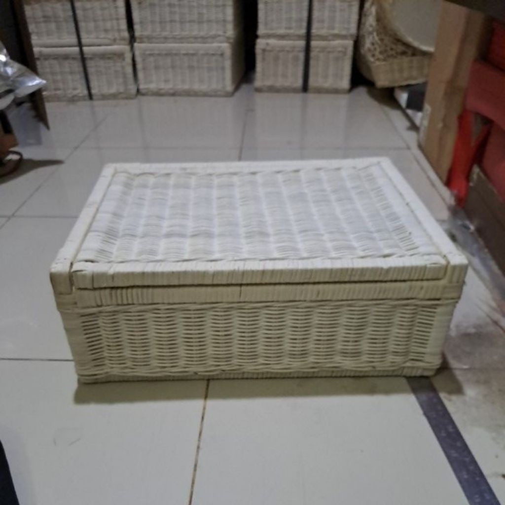 peti rotan