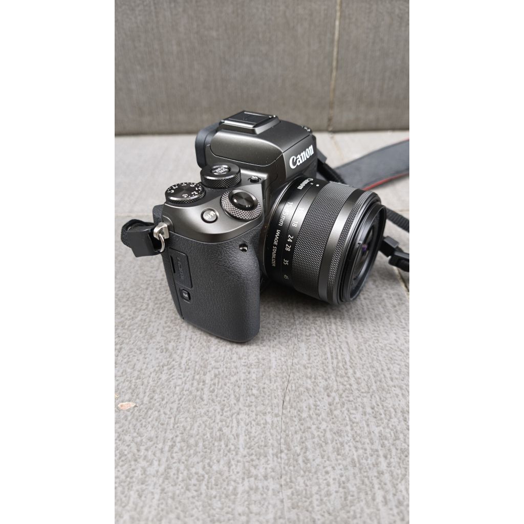 Canon Eos M5 Kit (second mulus like new)