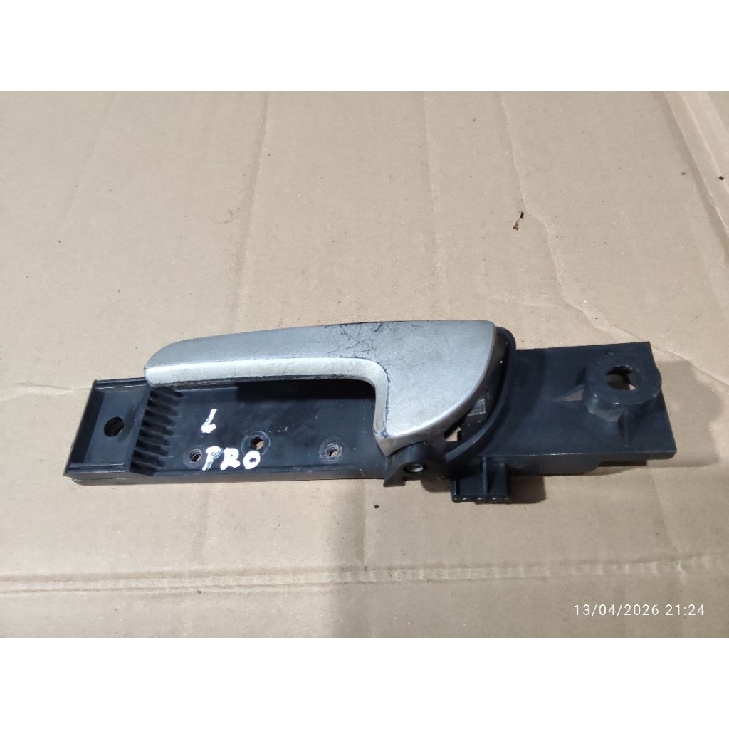 handle handel pintu dalam Proton persona gen 2