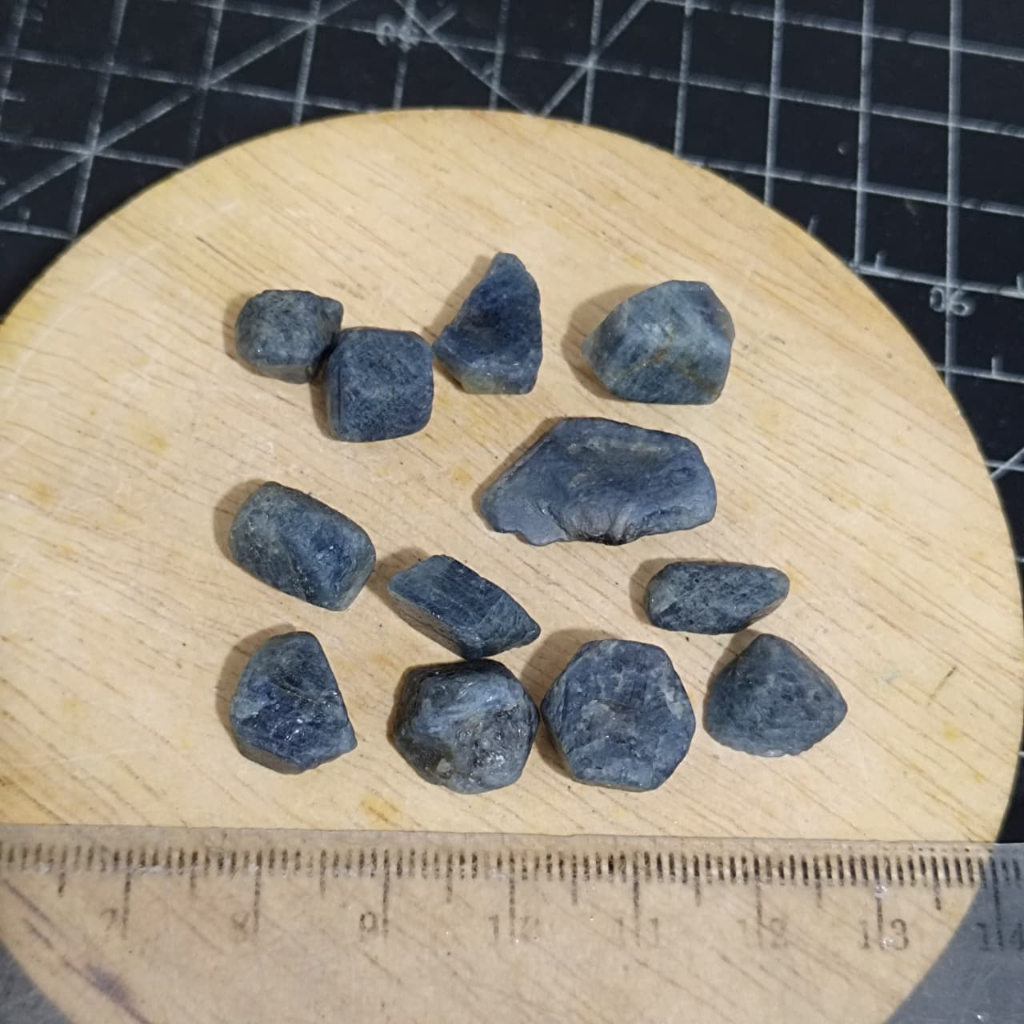 Natural Blue Sapphire rough (2)