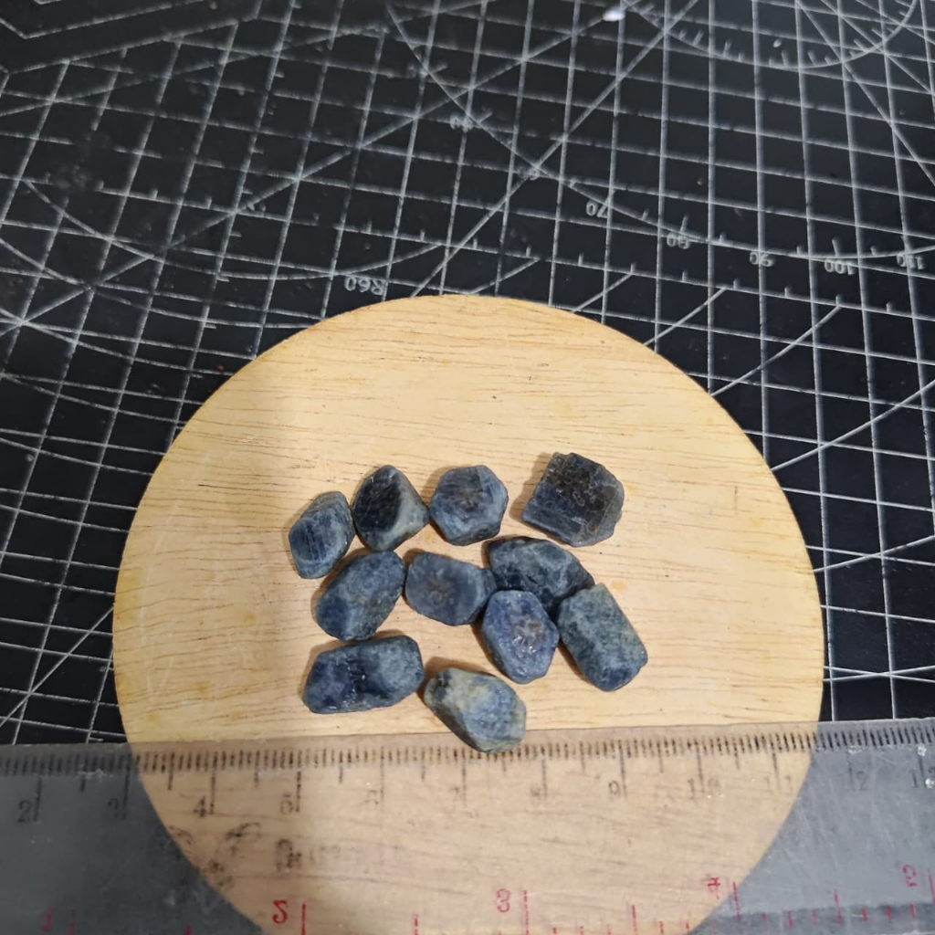 Natural Blue Sapphire rough (8)