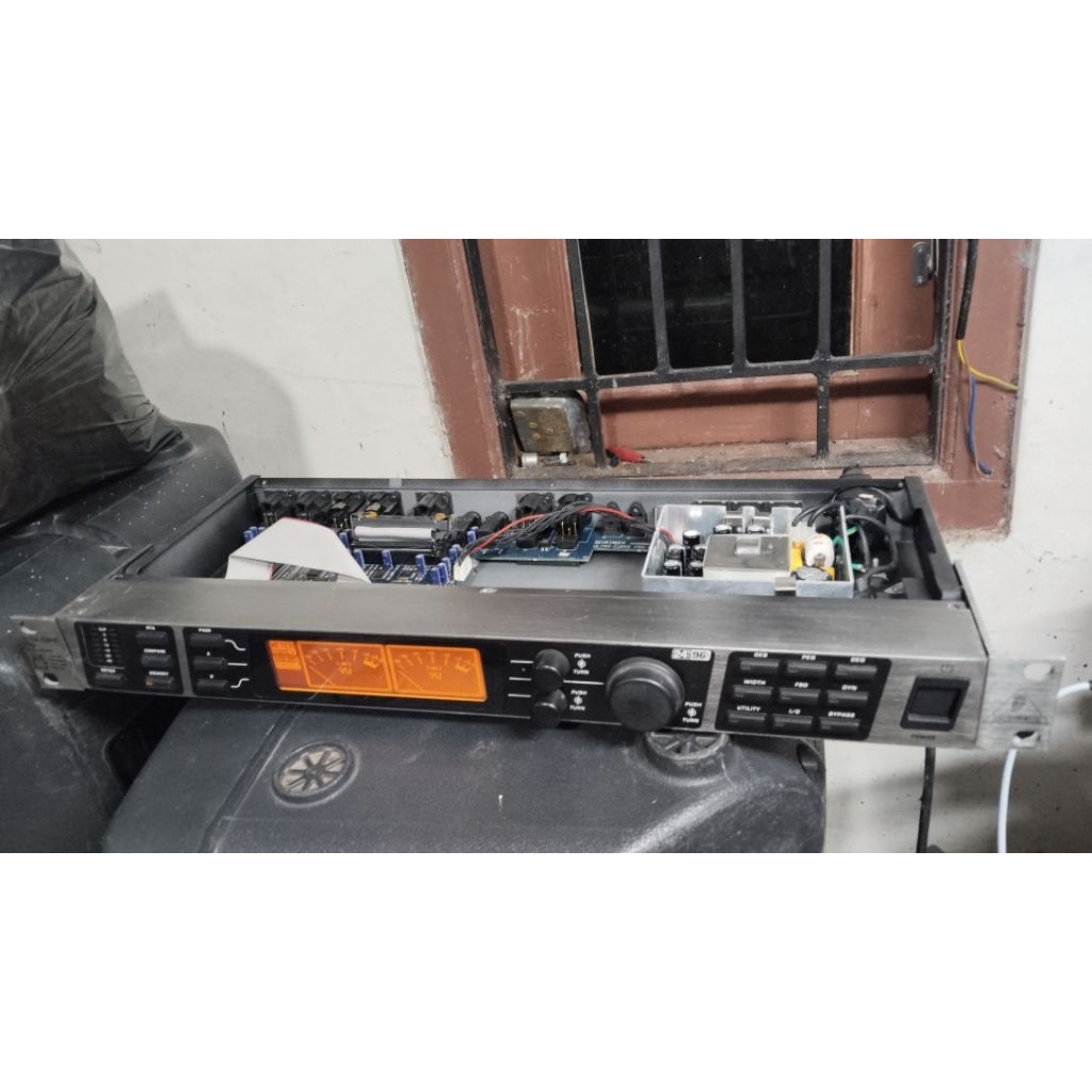 ultracurve deq2496 equalizer behringer