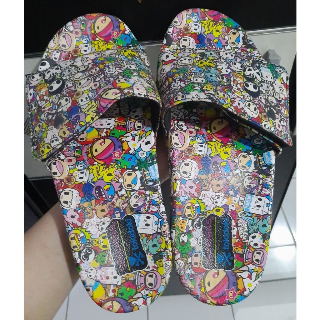 Preloved - Sandal selop skechers tokidoki untuk wanita size 38