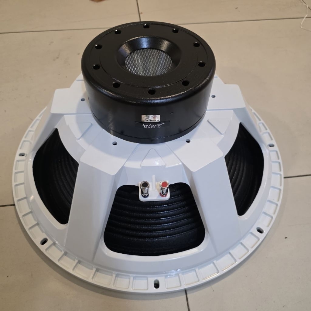 SPEAKER KOMPONEN BETAVO 21 INCH B21-ND216M WHITE SERIES NEODYMINIUM VC 6 INCH B21ND216M