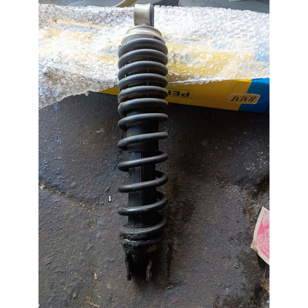 shock belakang beat fi bahan service