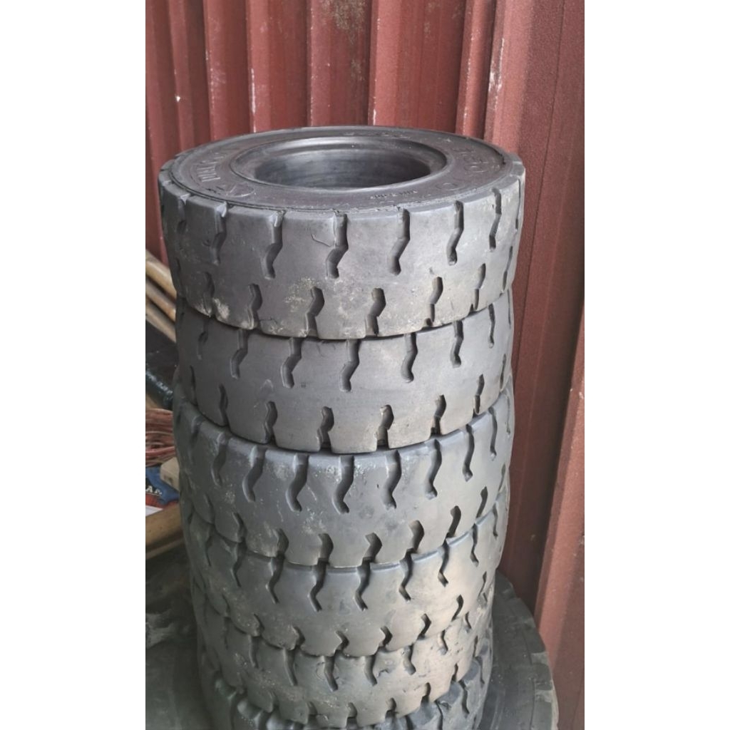 ban forklift 6.50-10 solid bekas