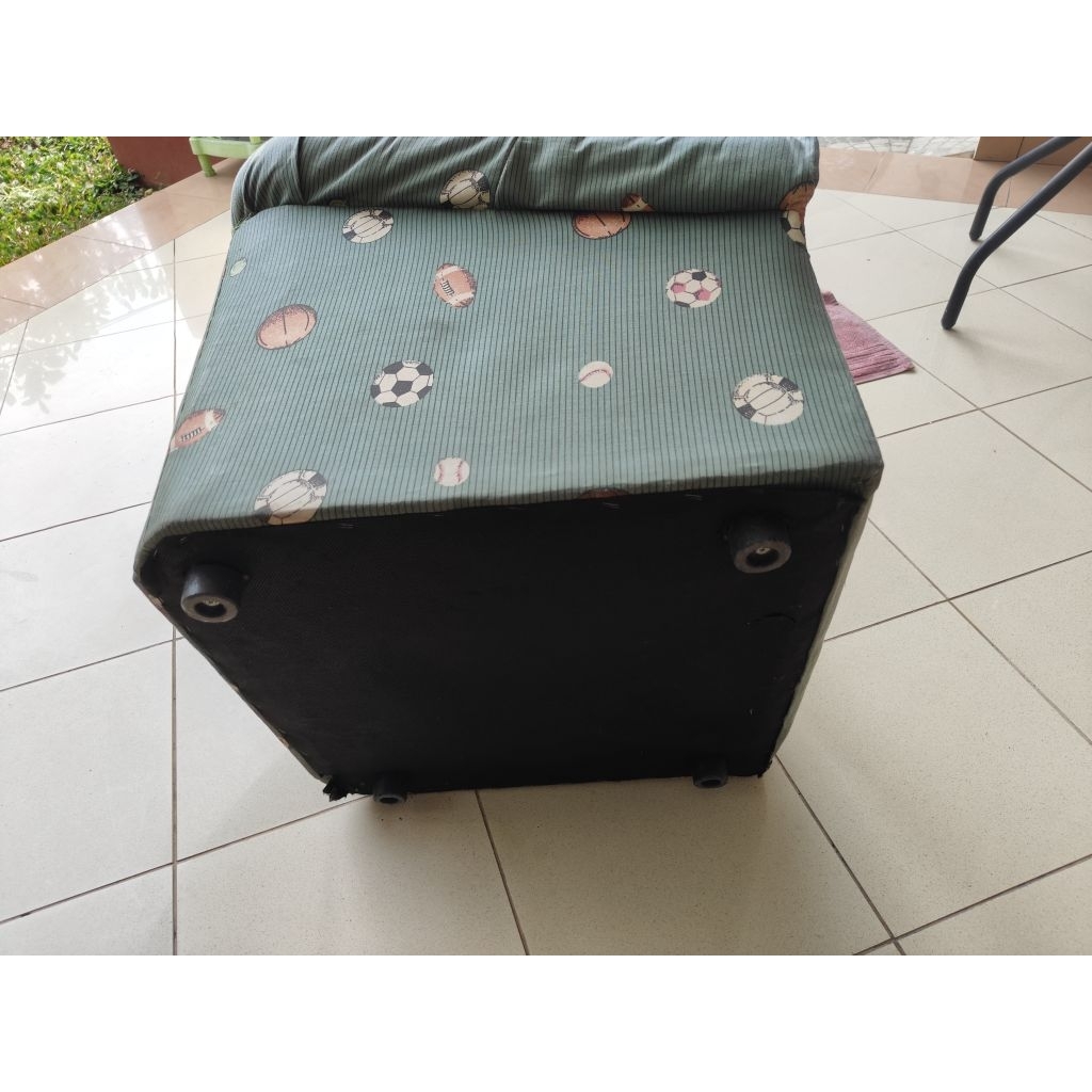 sofa anak anak bekas / bangku sofa anak anak / bangku anak empuk sesuai foto kursi anak anak bekas