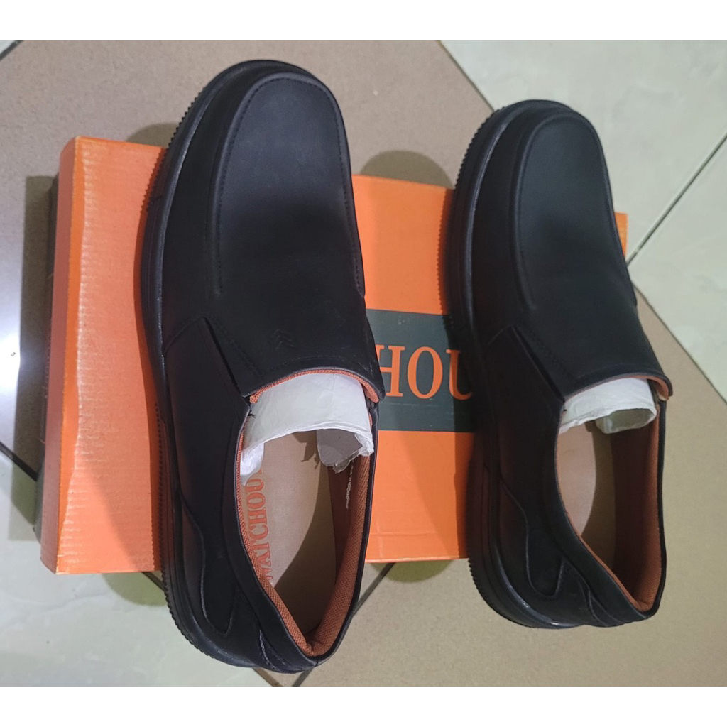WATCHOUT SEPATU PANTOFEL PRIA